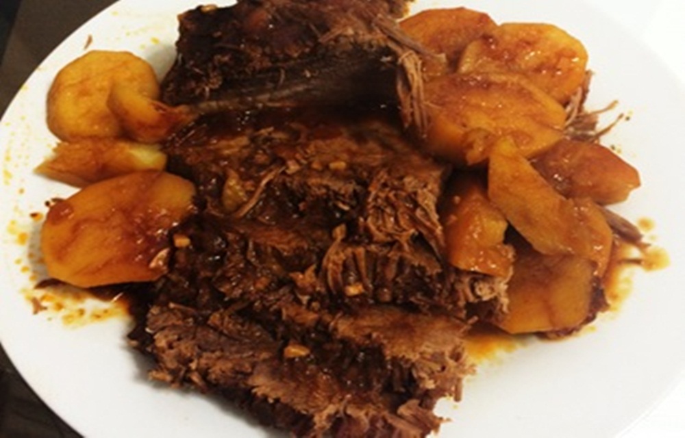 Ir para  <ul>
	<li>1 peda&ccedil;o de carne de panela (inteiro);</li>
	<li>1 lata de molho de tomate pronto;</li>
	<li>2 cubos de caldo knorr;</li>
	<li>1 lata cerveja...